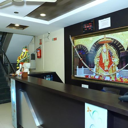Sai Madhavi Palace Hotel 쉬르디 외부 사진