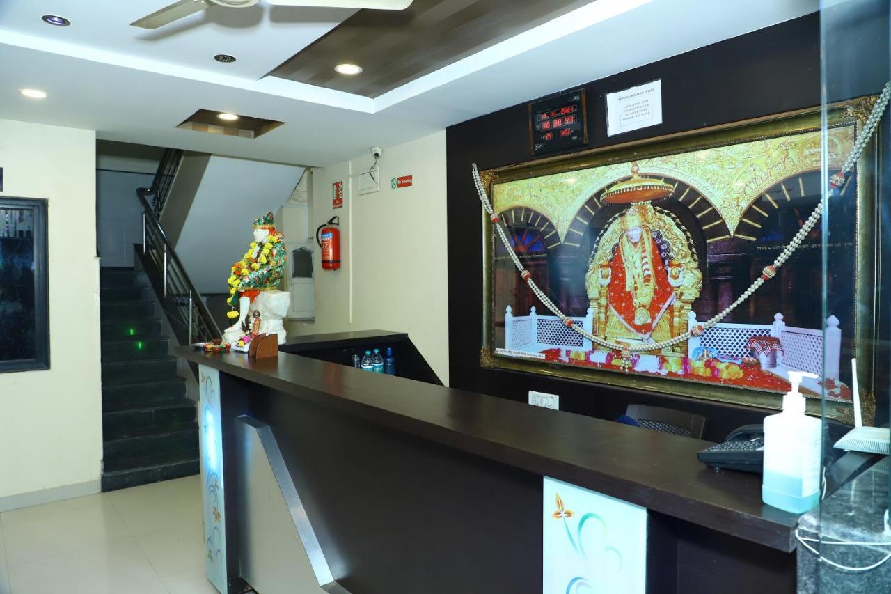 Sai Madhavi Palace Hotel 쉬르디 외부 사진